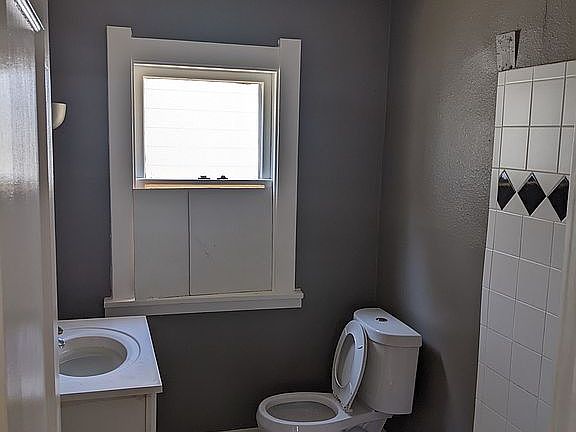 Main bathroom