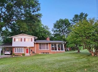 25 Panorama Dr, Oxon Hill, MD 20745