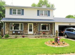 835 W 58th St, Davenport, IA 52806