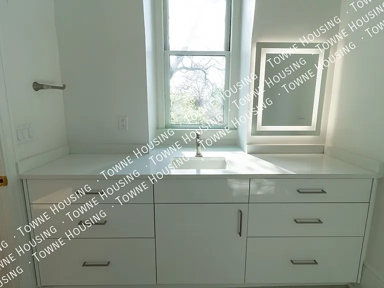 17 N Pearl St #4 — Photo 13