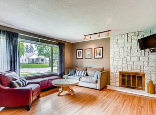 1197 Burke Ave W, Roseville, MN 55113