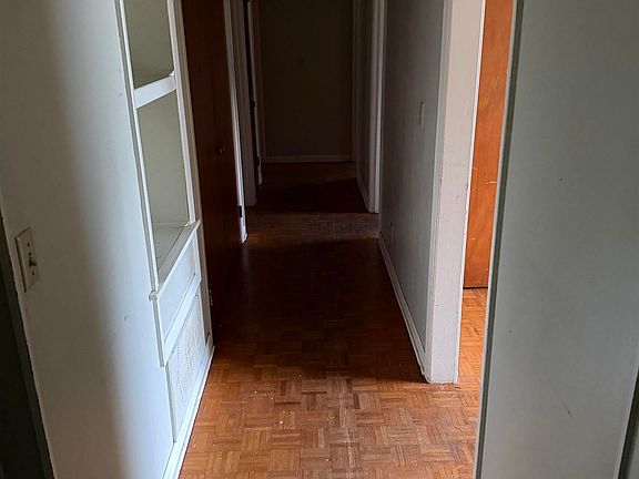 4th image of 2410 Sheraton Park Dr