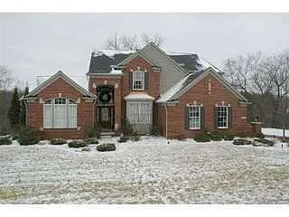 9074 Ridgefield Dr photo 1