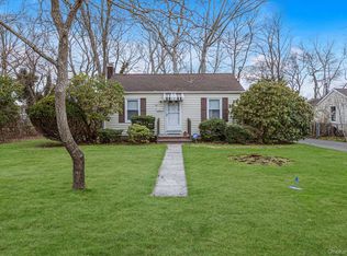 74 Country Club Road, Bellport, NY
