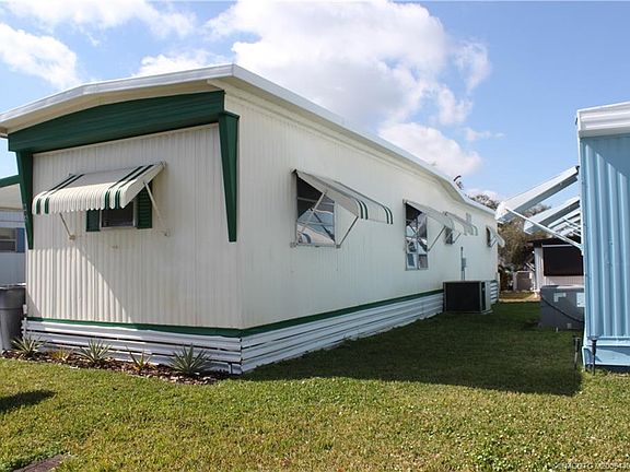 2nd image of 605 NE South Seas Way