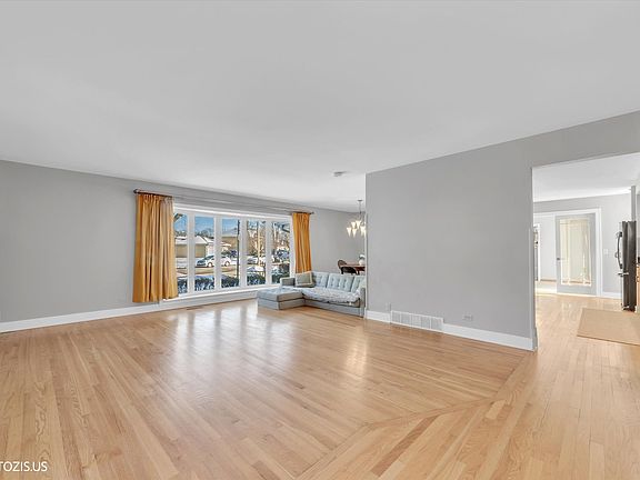 3rd image of 1530 Miami Ln