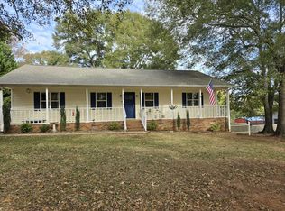 113 Moss Ln, Boiling Springs, SC 29316