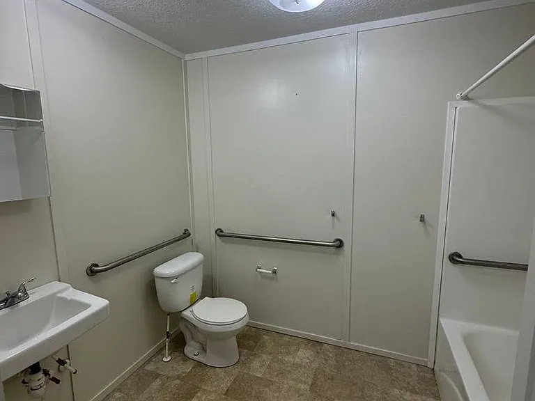 1416 Robin St — Photo 24