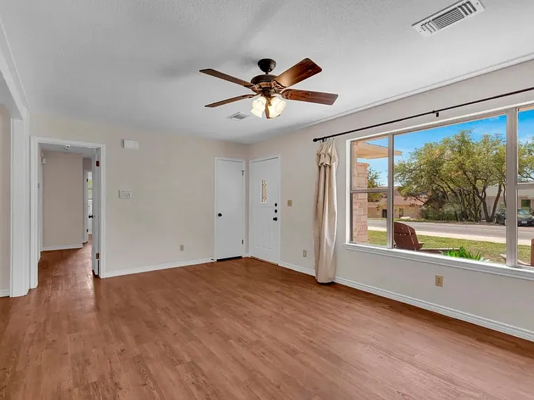 7902 Bar K Ranch Rd — Photo 3