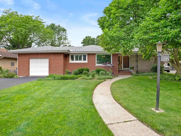 8832 Woodward Ave, Highland, IN 46322