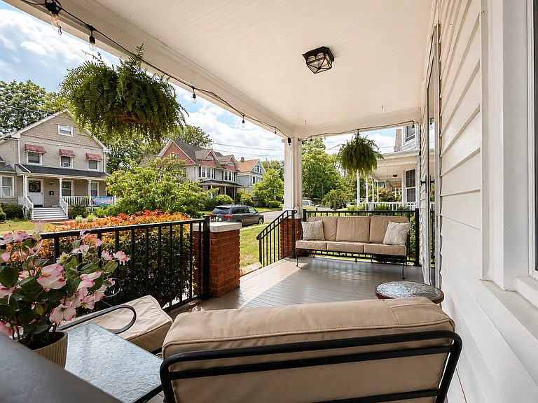 25 E Summit St — Photo 18