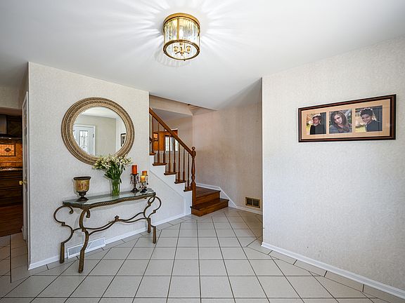 3rd image of 3810 Candlewood Dr