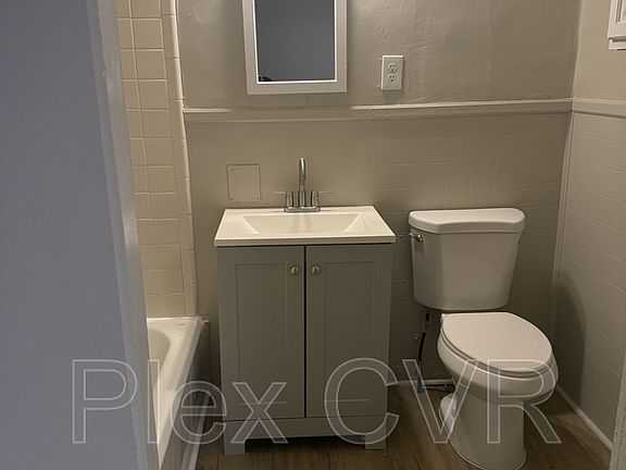 4th image of 6 Linwood Ct