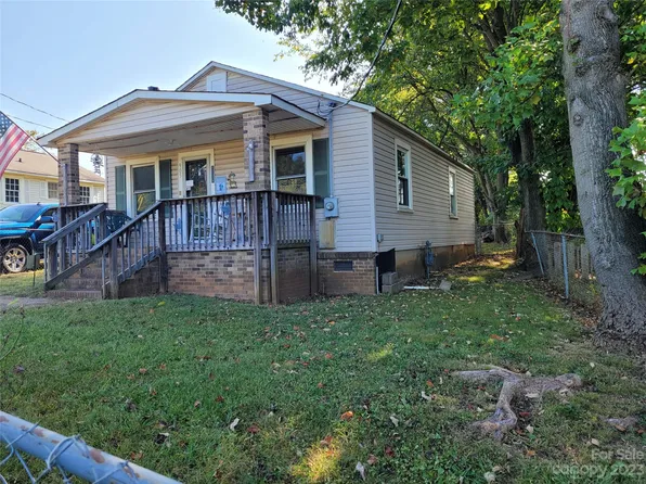 905 S Church St, Lowell, NC 28098