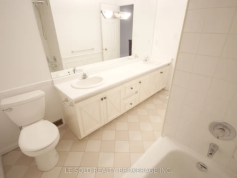10 McDougall Ct — Photo 20