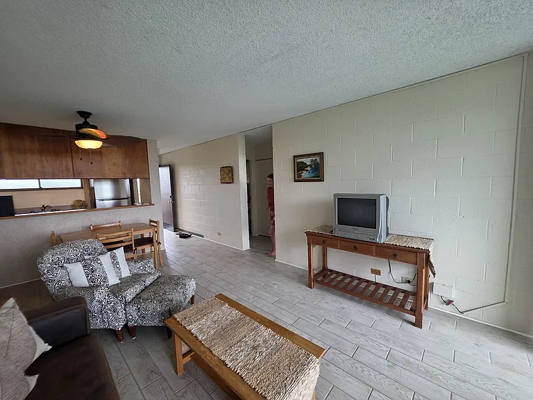 1875 Kalanianaole St #608 — Photo 2