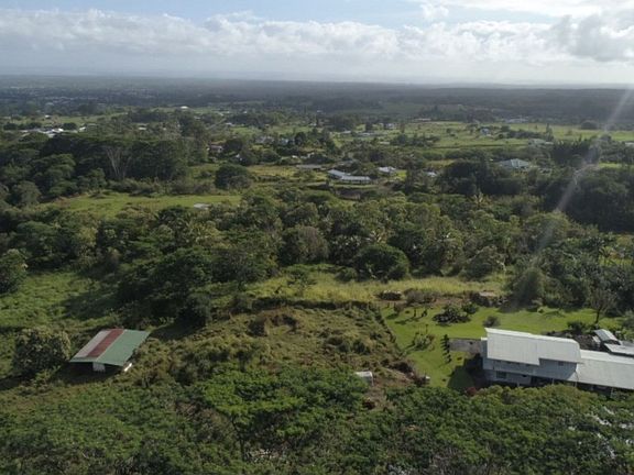 2nd image of 4075 Ahuanani Pl #3