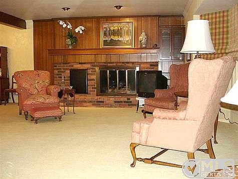 Livingrm with Fireplace