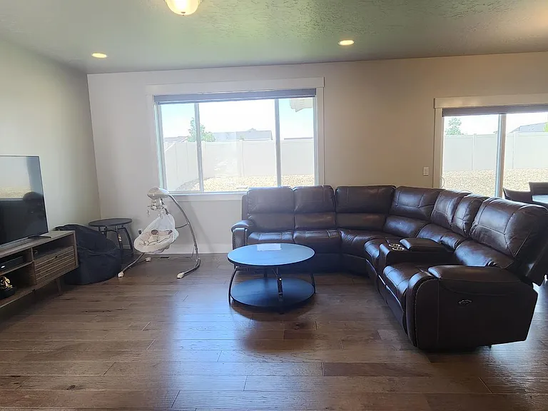 4891 N Basswood Ave — Photo 16