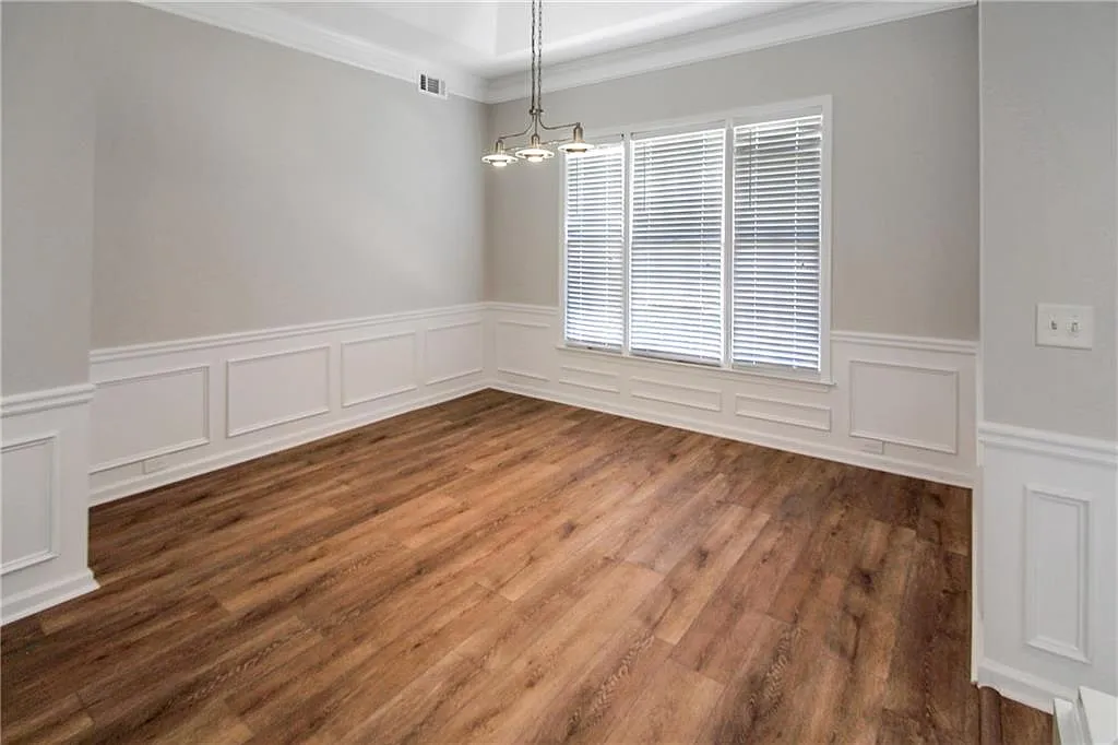 3 bed, 2.5 bath, 2123 sqft, $2,550 — Photo 4