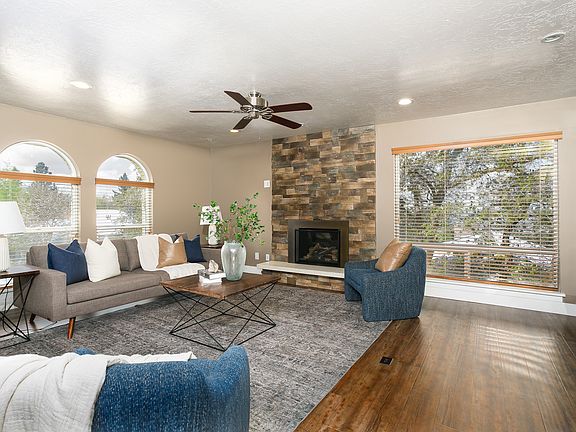 3rd image of 1349 Madera Hills Dr