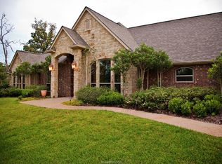 11722 Great Oaks Dr, College Station, TX 77845