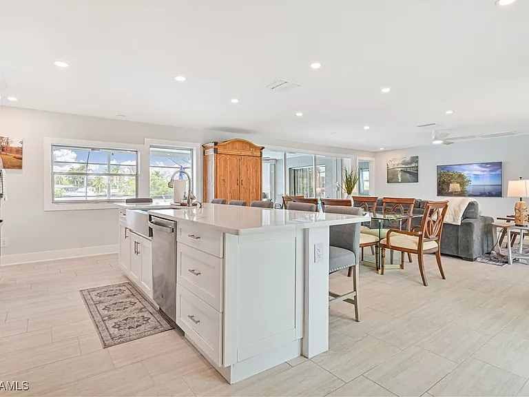 13840 Sleepy Hollow Ln — Photo 12