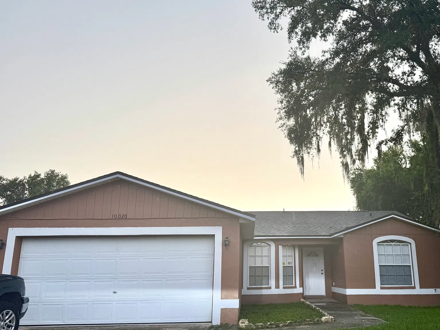 3 bed, 1441 sqft, $2,400 — Photo 1