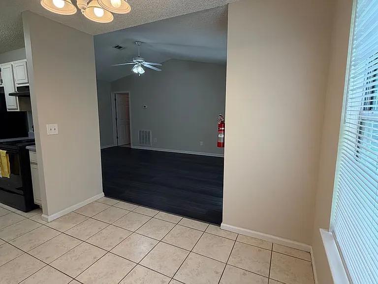101 Talbot Ct — Photo 19