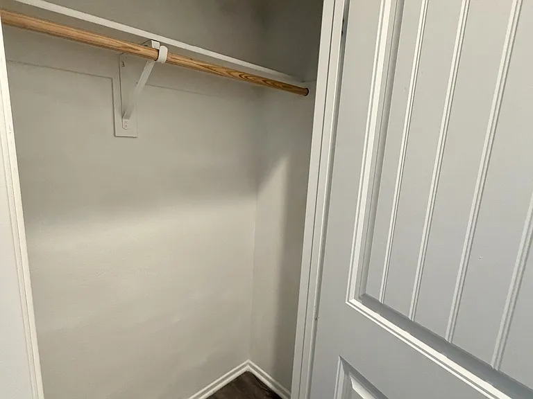 914 Haviture Way — Photo 35