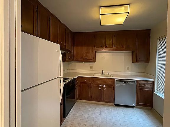 2nd image of 24 Crystal Springs Rd #6