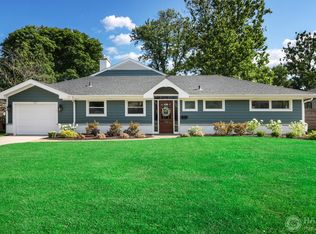 432 Countryside Dr, Wheaton, IL 60187