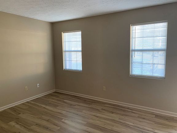 4th image of 88 Cape Charles Sq