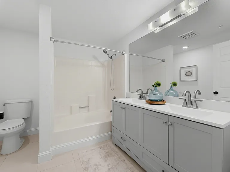 951 S 12th St #220 — Photo 18