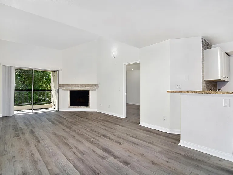 21500 Burbank Blvd #307 — Photo 1
