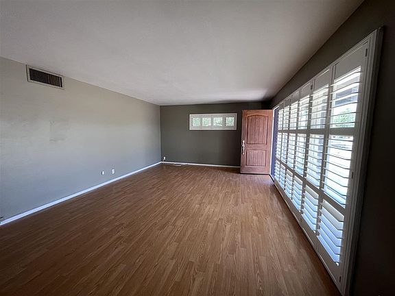 2nd image of 1221 W 18th St