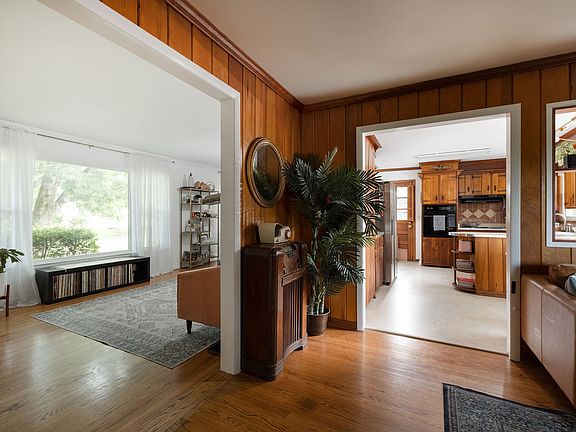 2nd image of 400 Freda Villa