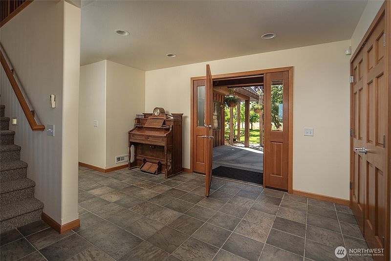 4th image of 4405 Cove Road