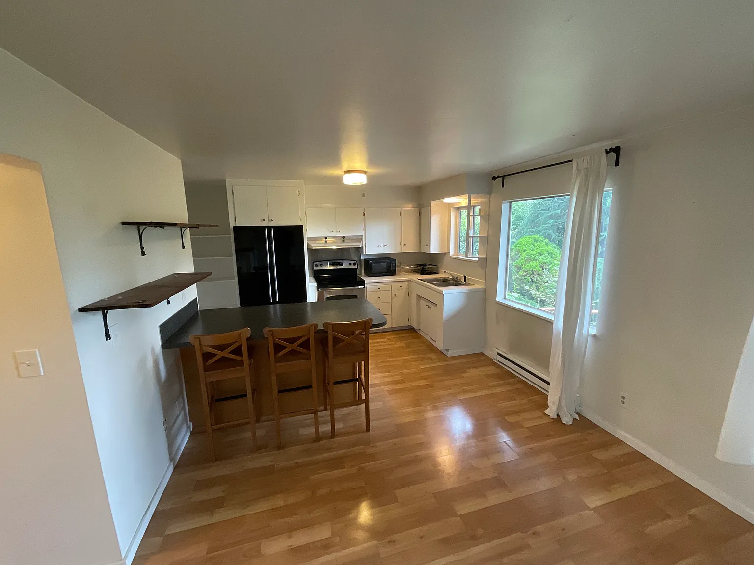 3 bed, 800 sqft, $3,150 — Photo 4