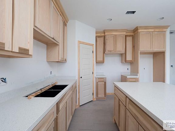 5th image of 2952 Douglas Way