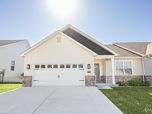 2nd image of 806 Applewood Creek Dr