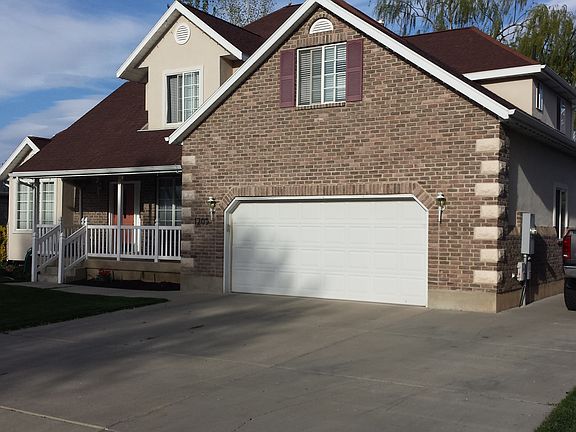 2nd image of 1205 S Crosswinds Dr