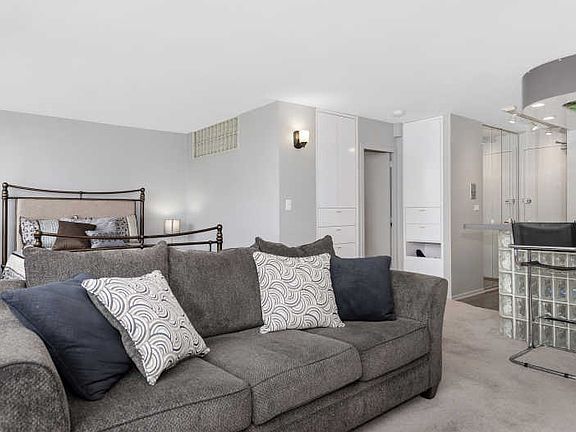 3rd image of 4250 N Marine Dr APT 1012