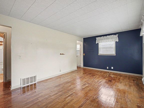 2nd image of 1332 Colgrove Ave