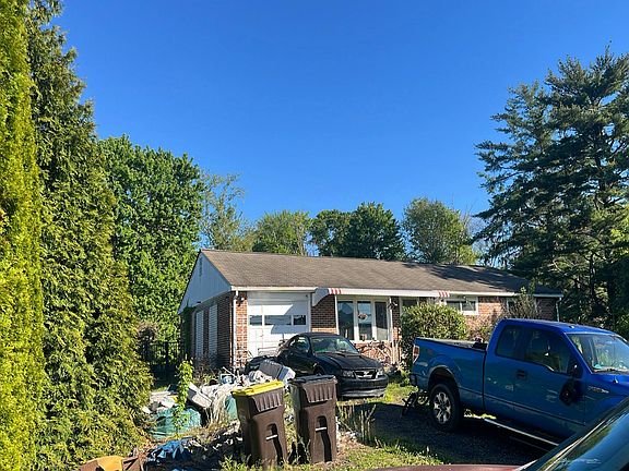 3rd image of 522 Folly Rd