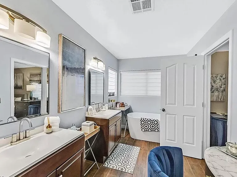 7882 W Gilmore Ave — Photo 24