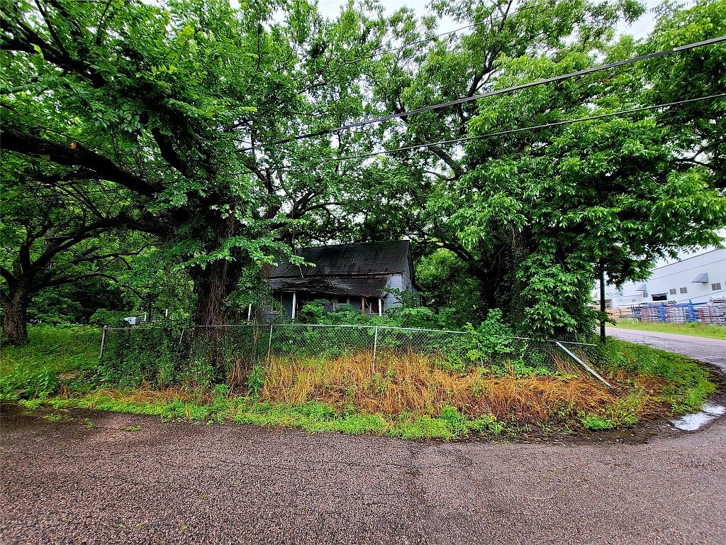 1309 S 4th St, Bonham, TX 75418 Zillow