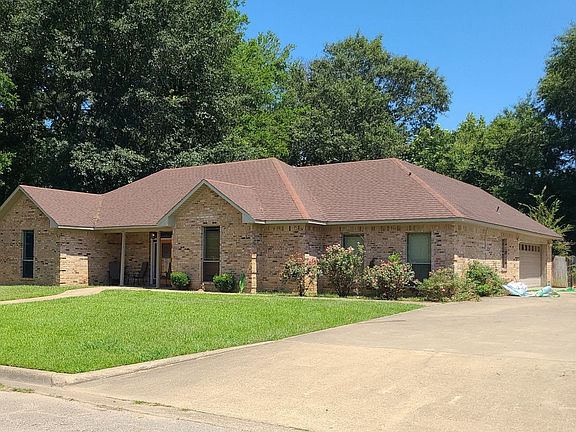 2nd image of 505 Magnolia Dr