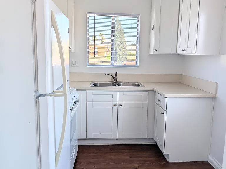 508 N Kenmore Ave #15 — Photo 8