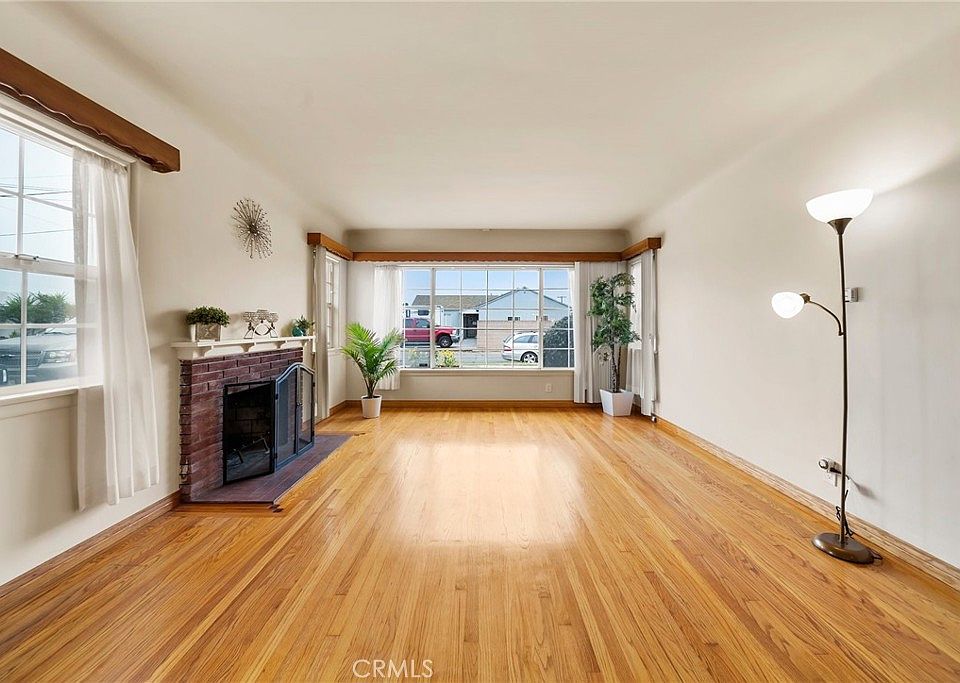 1st image of 2034 W 165th St